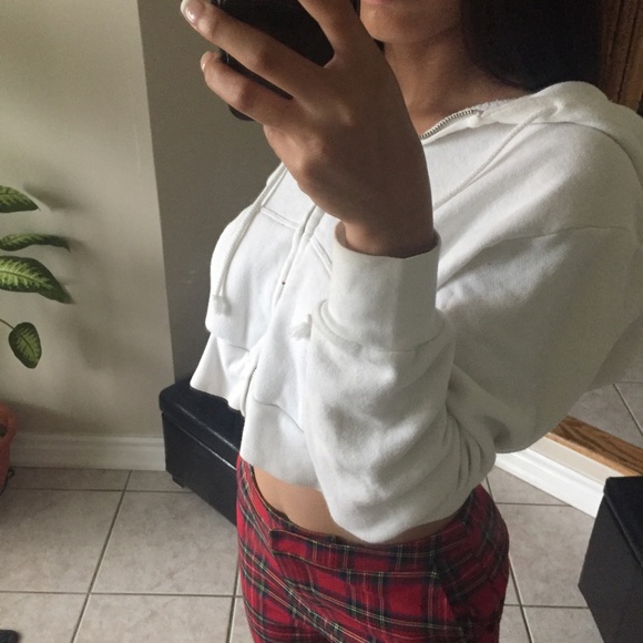 Brandy Melville White Crystal Sweater - Picture 3 of 3